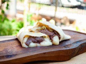 Empanada Queso Carne Ají